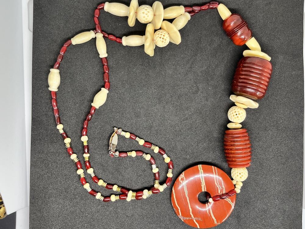 Vintage Artisan Carved Ball Cherry Amber Bead Bakelite? Boho Agate Disc Necklace